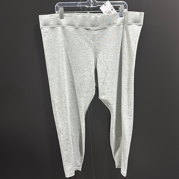 Nike Tight Fit Mid Rise 7/8 length,elastic band waist, embroidered Swoosh logo - Picture 1 of 6
